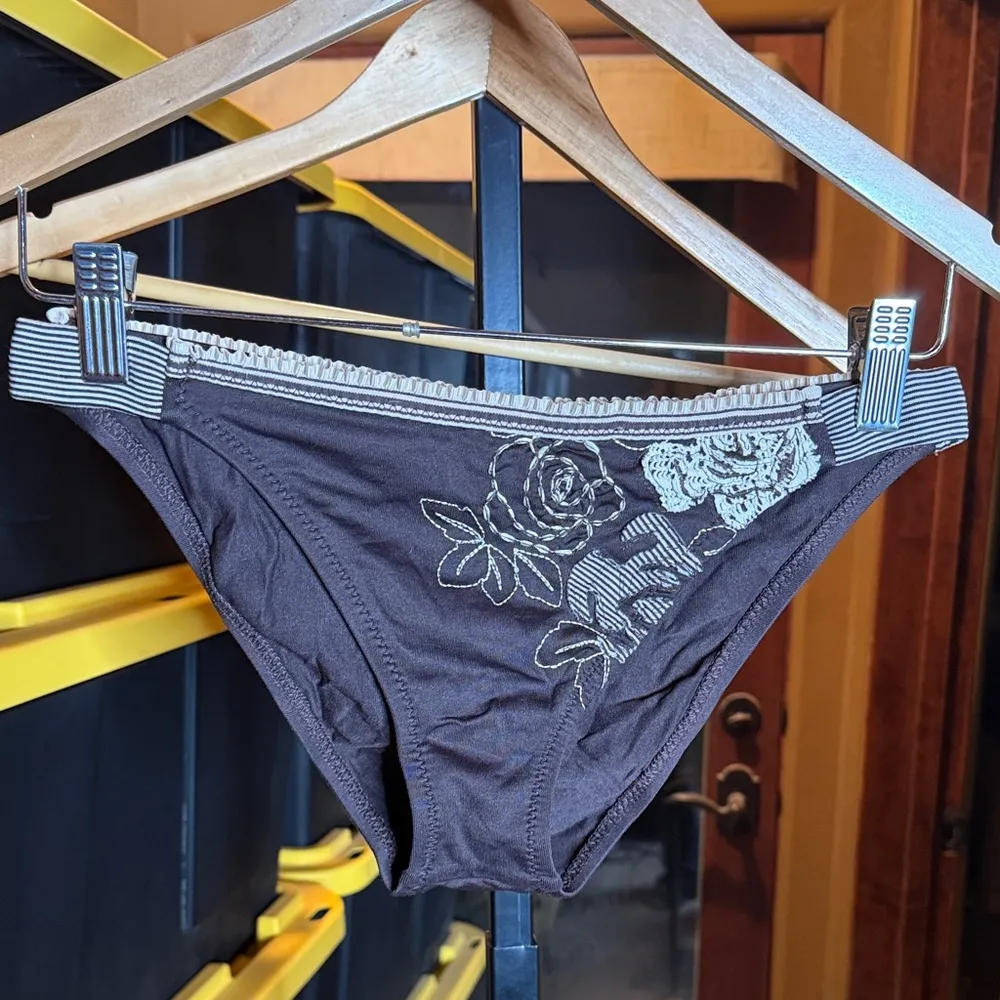 BECCA Floral Embroidered Lace Chocolate Brown Swimsuit Set Size Small - Image 14