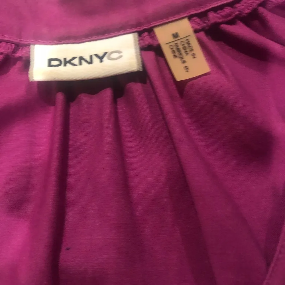DKNYC Fuchsia Pink Top - size medium - Image 4