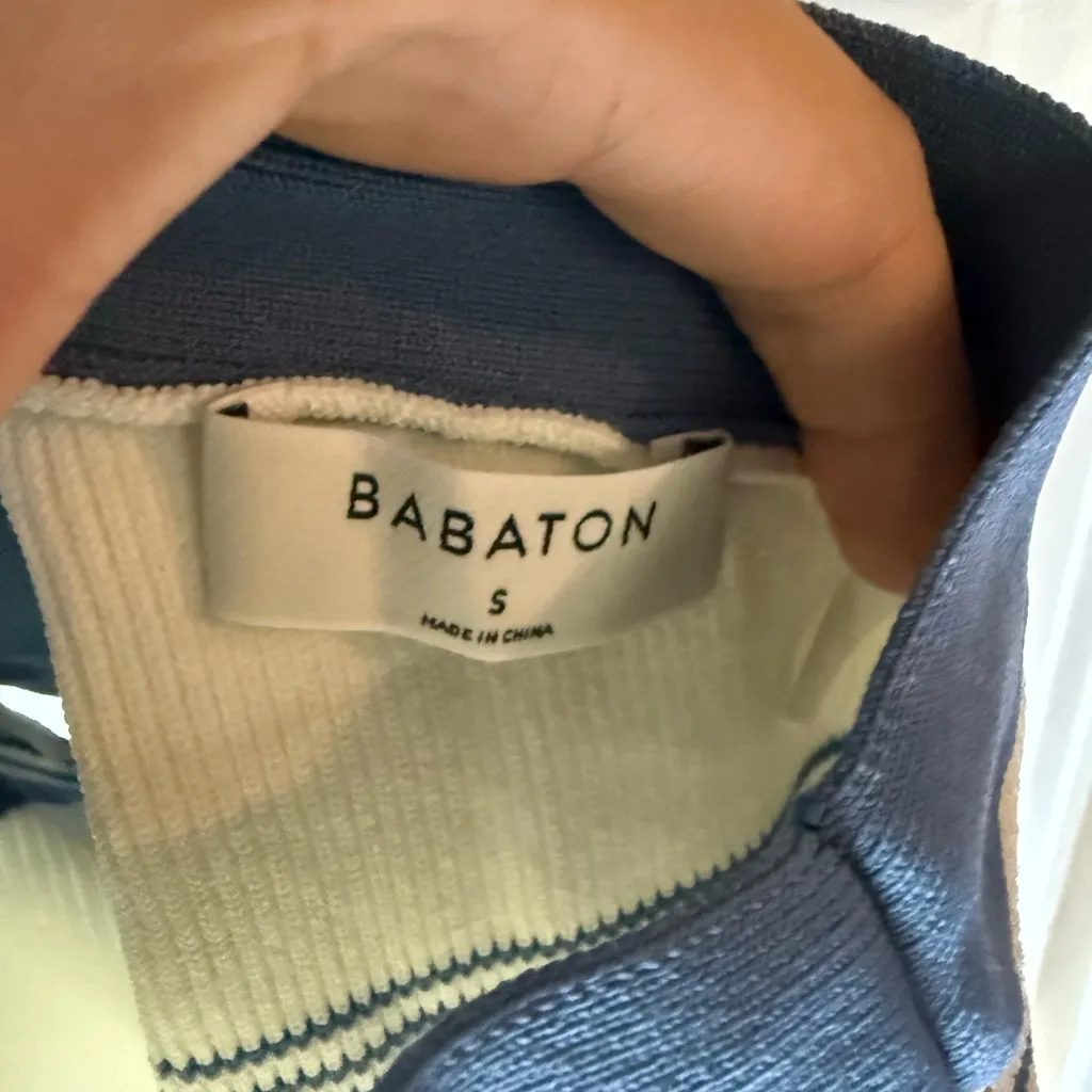 Aritzia Babaton Sculpt Knit Criss Cross Cropped - Image 4