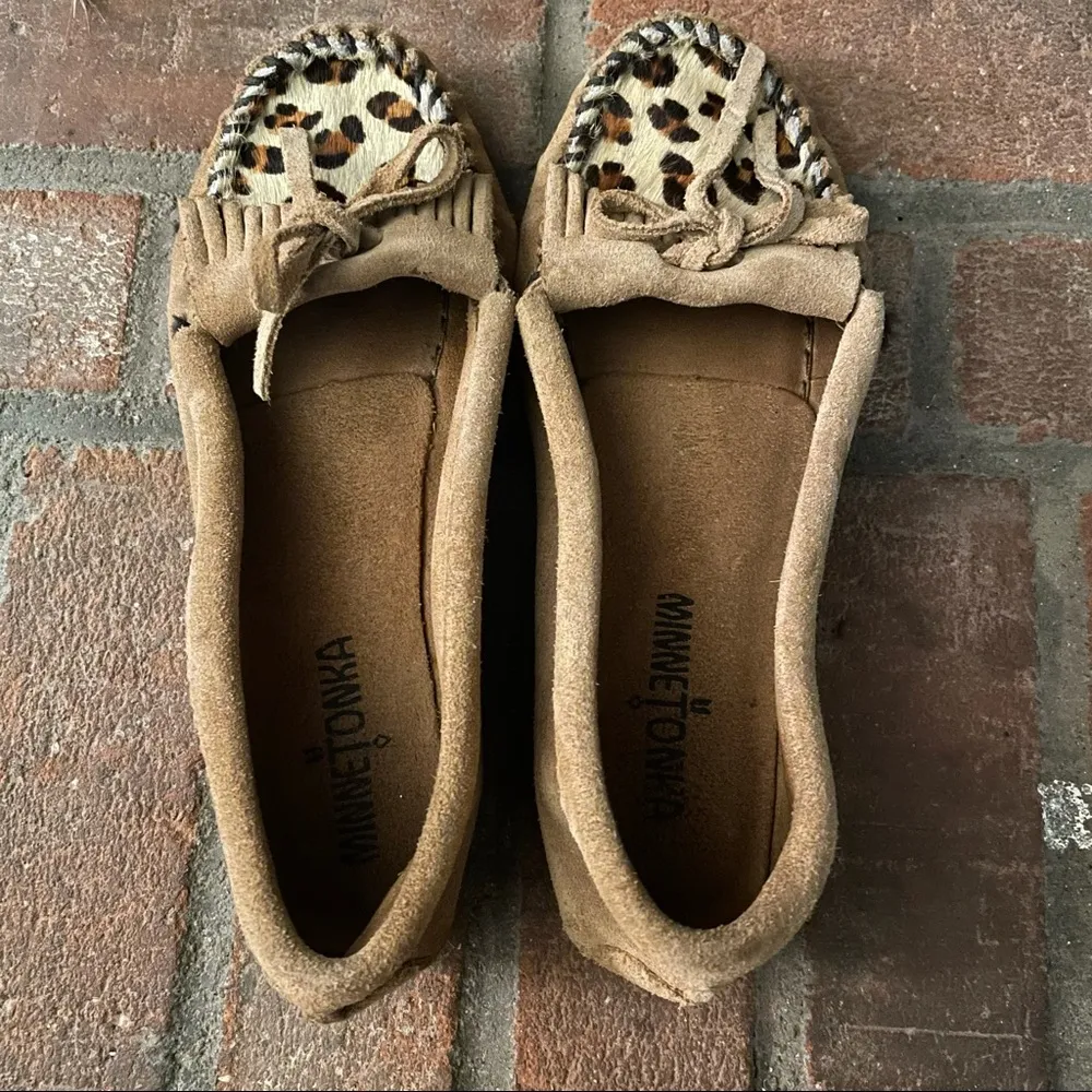 Minnetonka Leopard Print Moccasins - Image 6