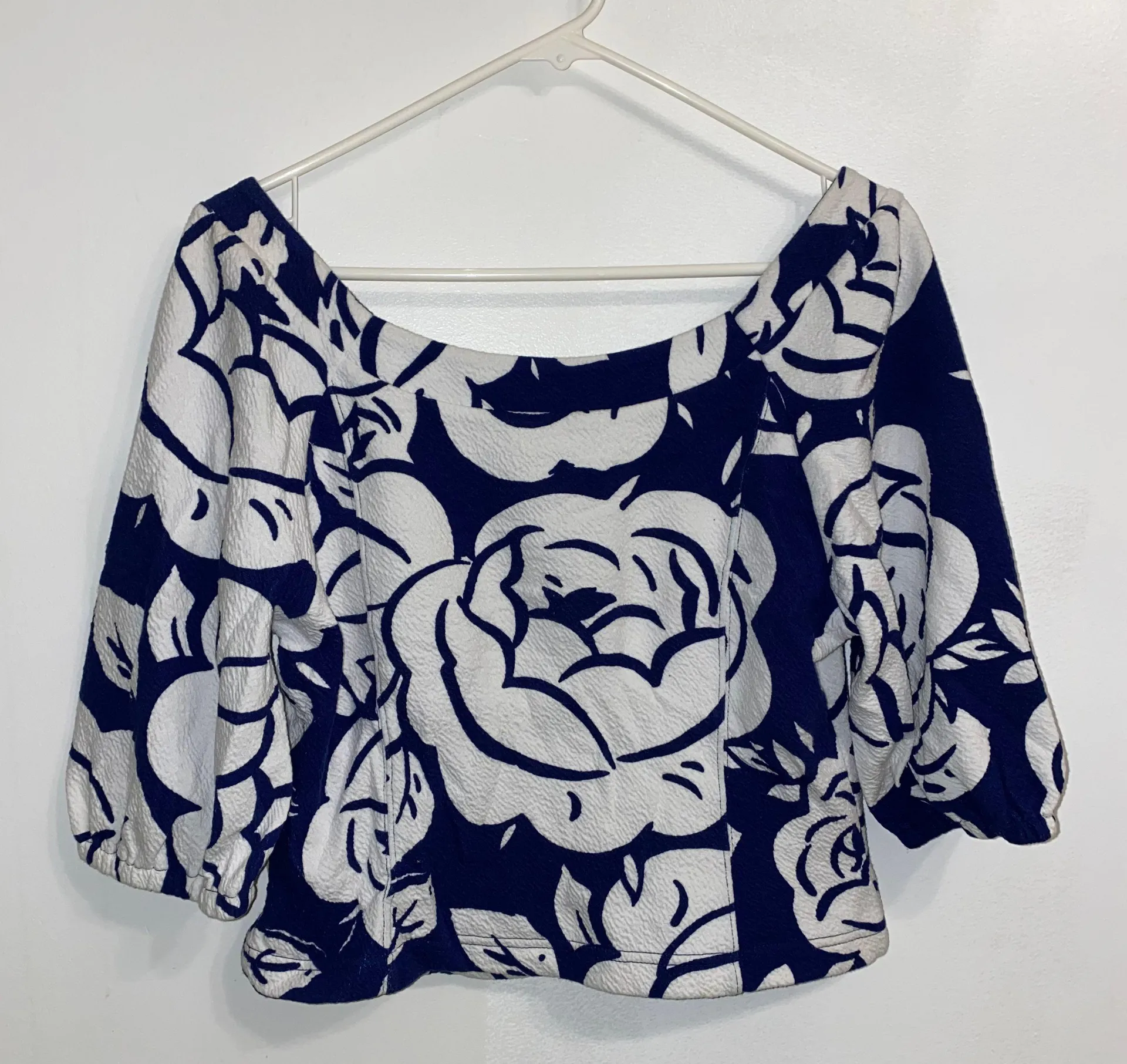 Anthropologie NWT $78  Buttoned Crop Pullover Amiens Top L - Image 4