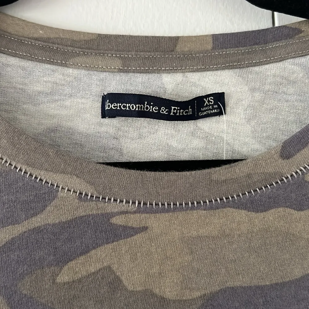 NWT Abercrombie & Fitch Camo T-Shirt Women’s Size XS - Image 2