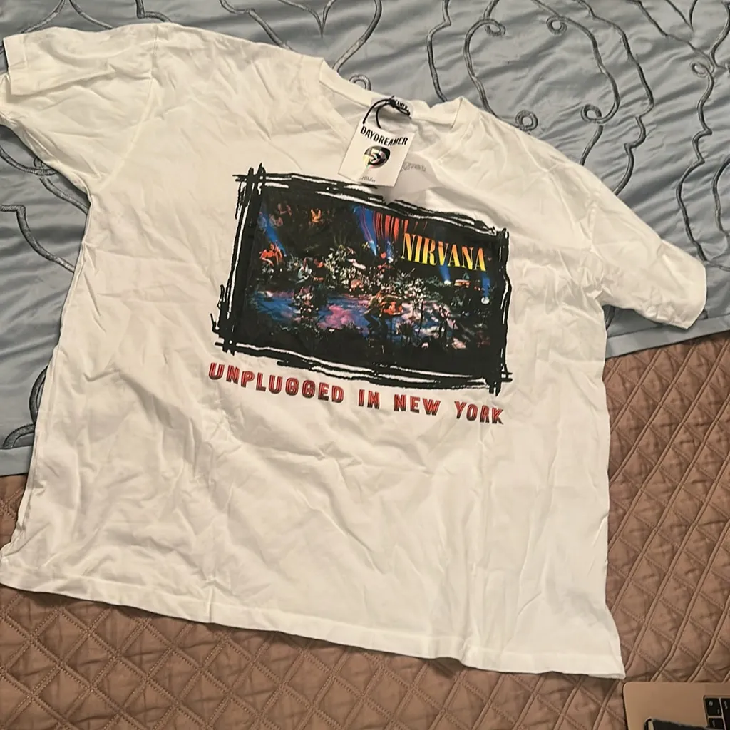 Daydreamer Nirvana nwt unplugged in New York large white tee graphic - Image 2