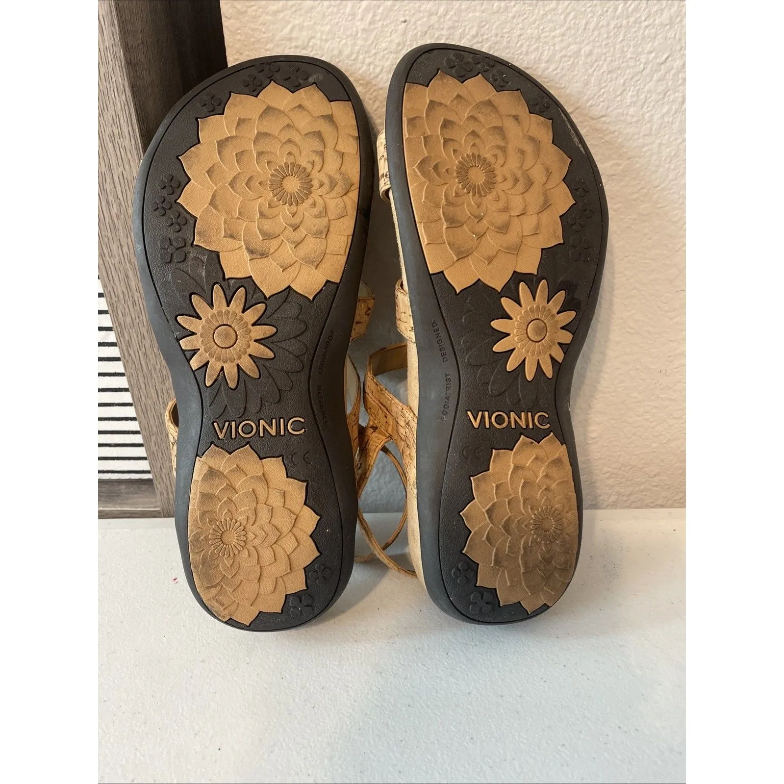 Vionic Women Sz 11 Amber Adjustable Sandal Ortho Arch Support Gold Cork Comfort - Image 10