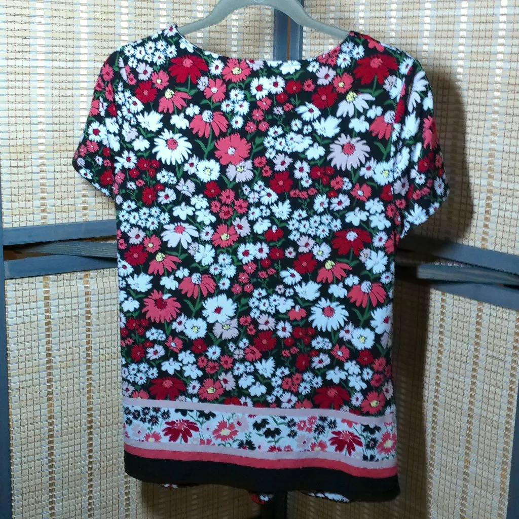 Liz Claiborne Career Red, Pink, and White Floral Print Blouse - Image 2