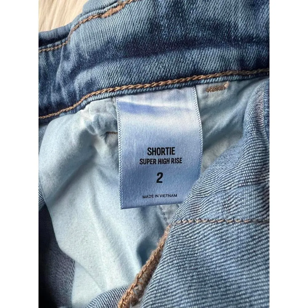 Express Super High Rise Denim Shorts - Light Wash - Image 4