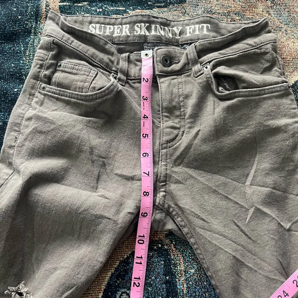 H&M Divided Super Skinny Jeans Mid Rise Olive Green Women’s 29 Distressed Hem - Image 12