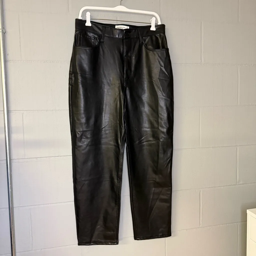 NWT Abercrombie & Fitch The Ankle Straight Ultra High Rise in Leather Sz 12/31 - Image 5