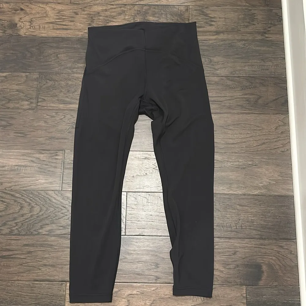 Lululemon Black Instill High-Rise Tight 25” Sz 10 - Image 6