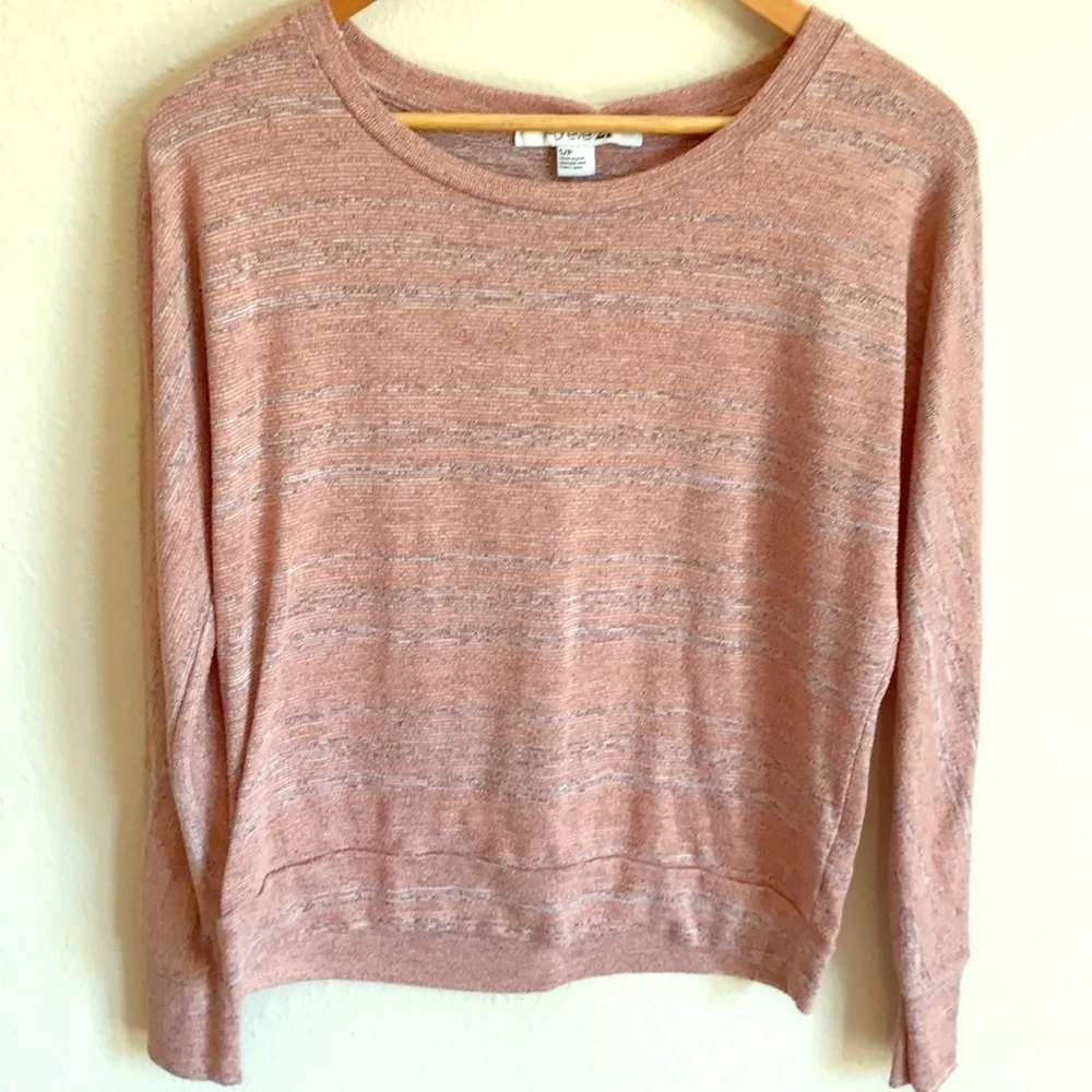 Forever 21 Lightweight Knit Sweater Top - Image 4