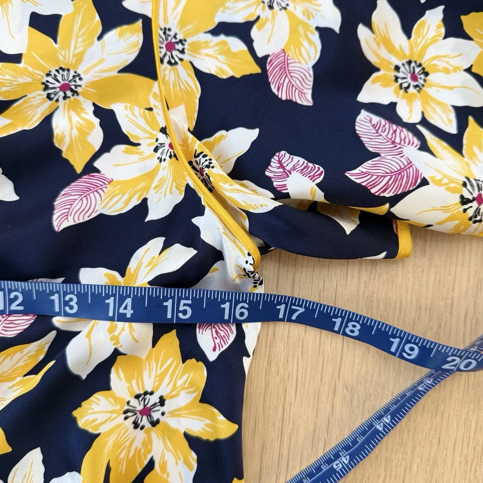 CINQ A SEPT Kristi Floral Silk Crop Top Blouse Size Small Xx1363 Yellow - Image 6