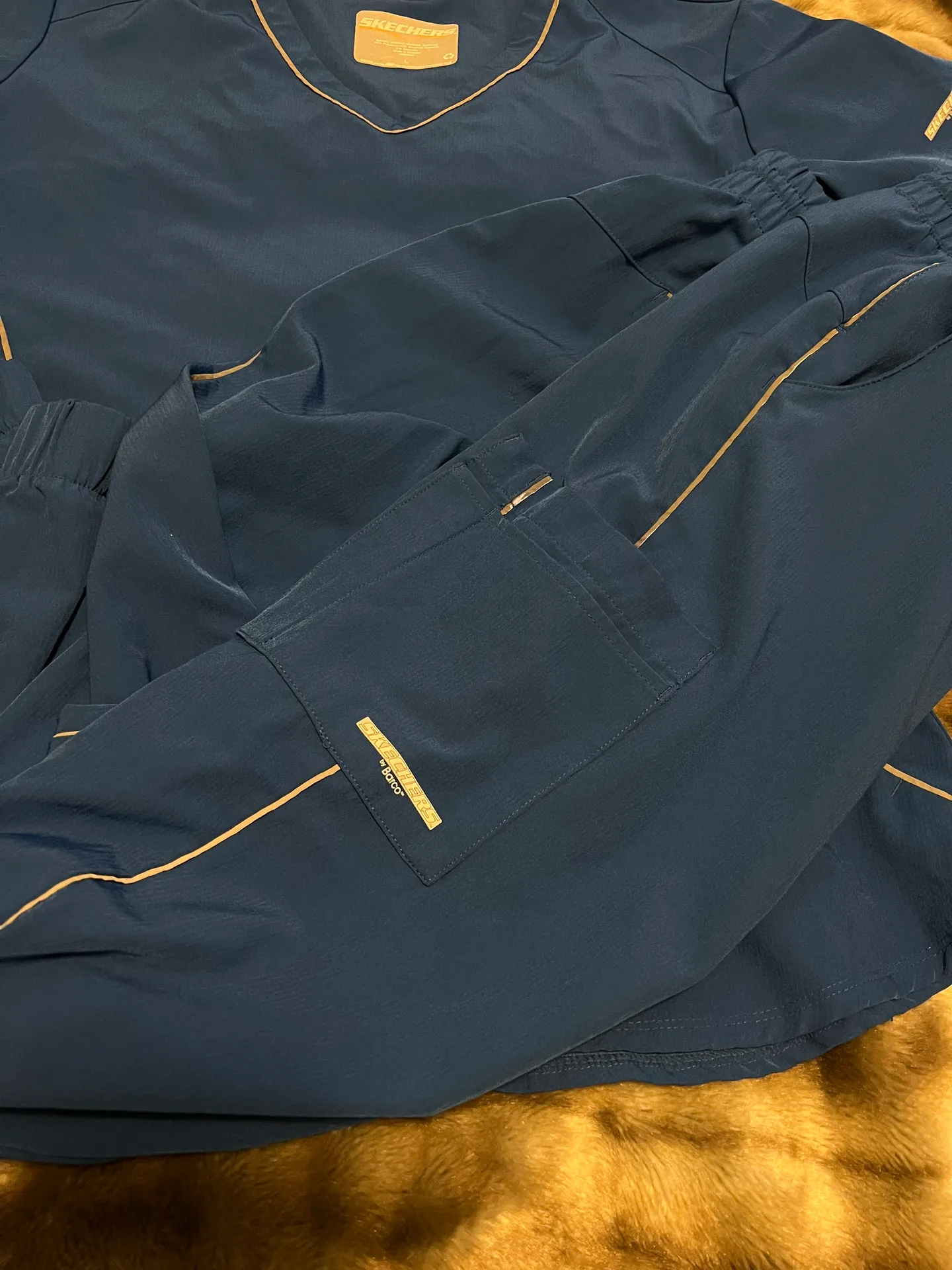 Skechers Scrubs Set - Image 5