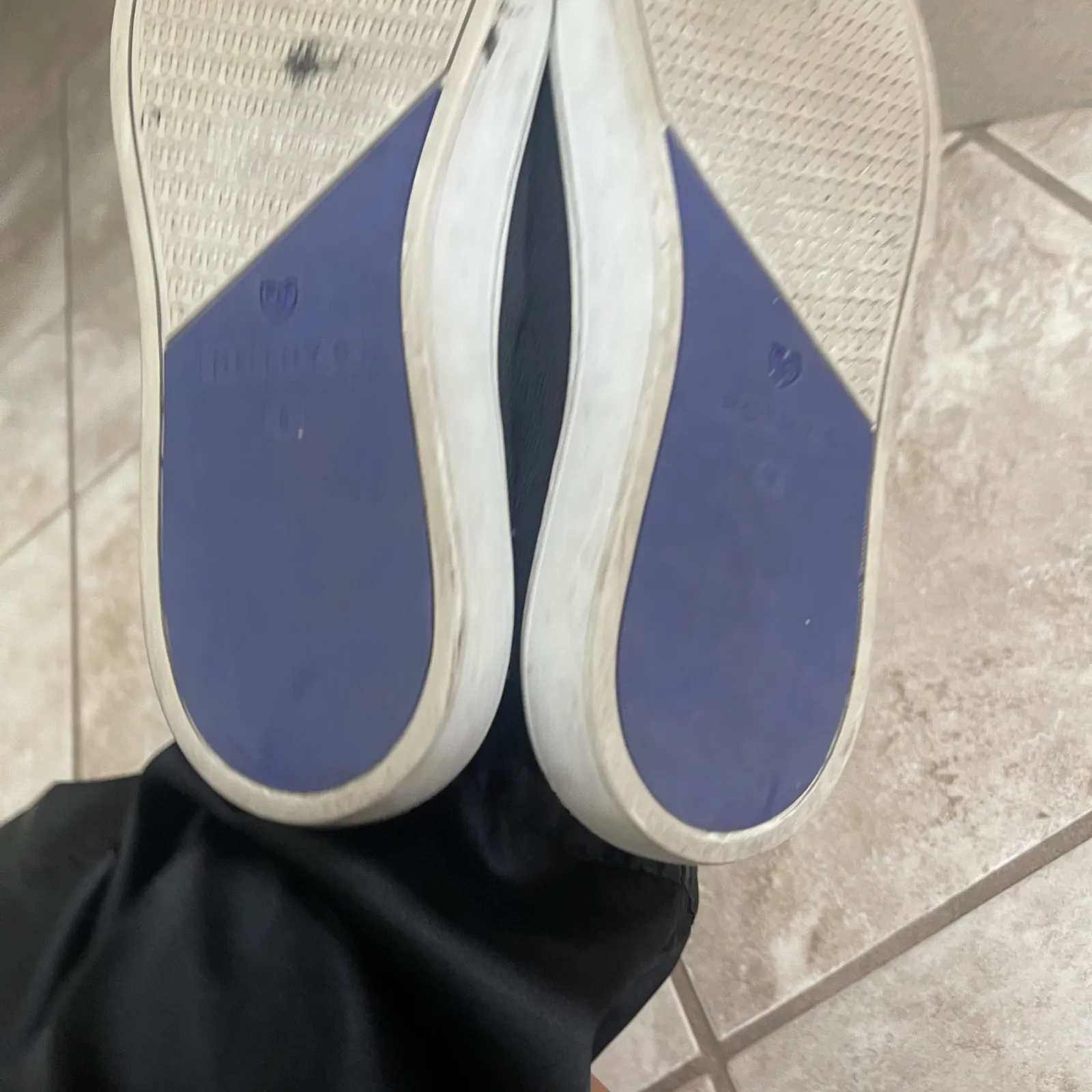 Rothy's The Sneaker Black Knit Slip On Blue Trim Women's Shoes Sz 8 pre owned - Image 5