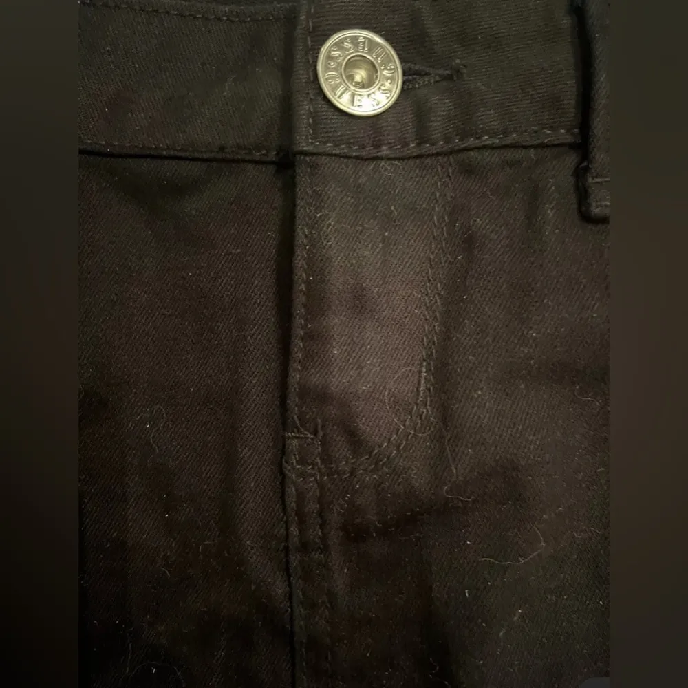 Guess Denim Mini Skirt Black Cit-Off Sz 8 NWOT Raw Hem Beach Festival Cowgirl - Image 5