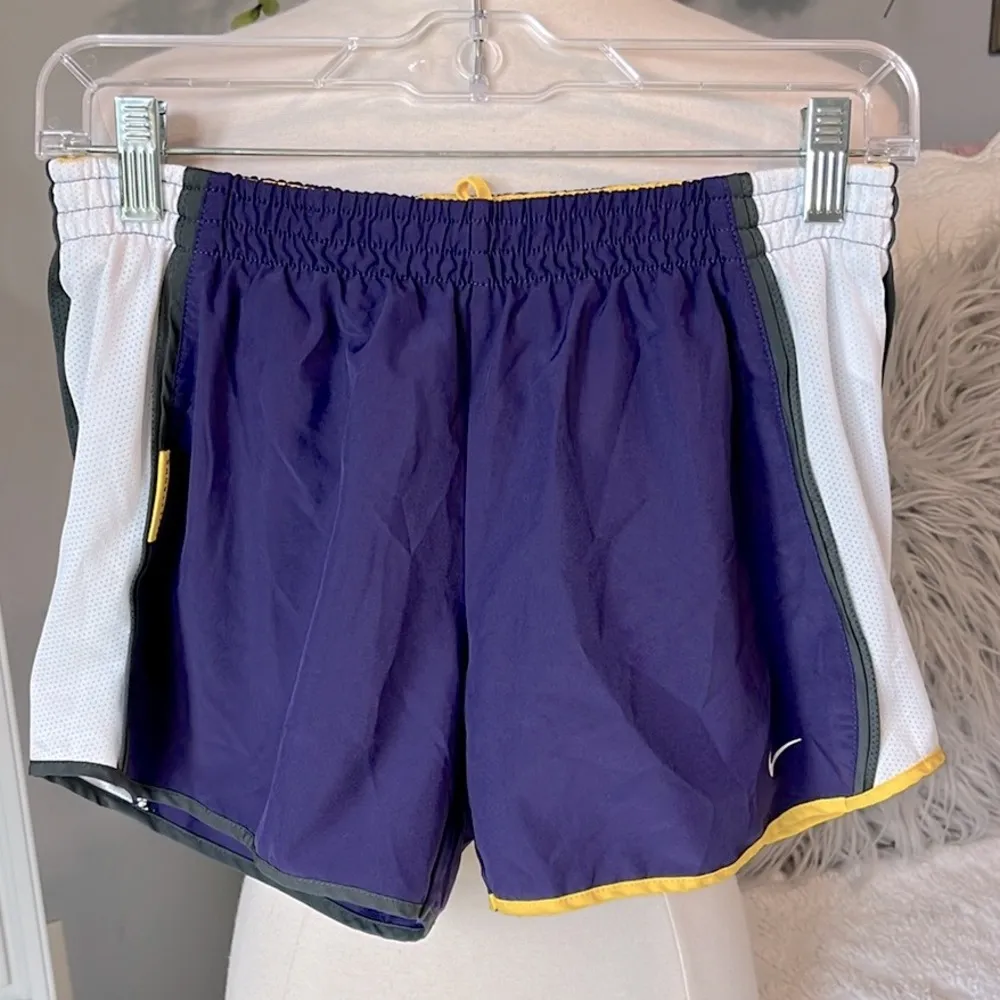 Nike Livestrong Athletic Shorts - Image 4