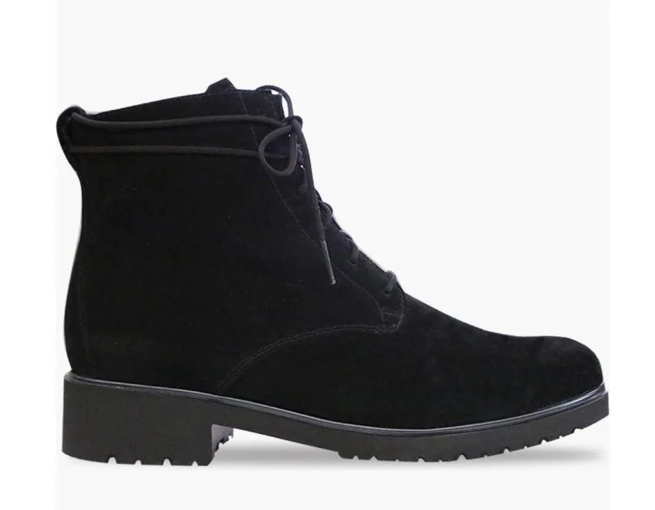 Munro Finnley Water Resistant Booties in Black, Size 8.5 New in Box - Image 2