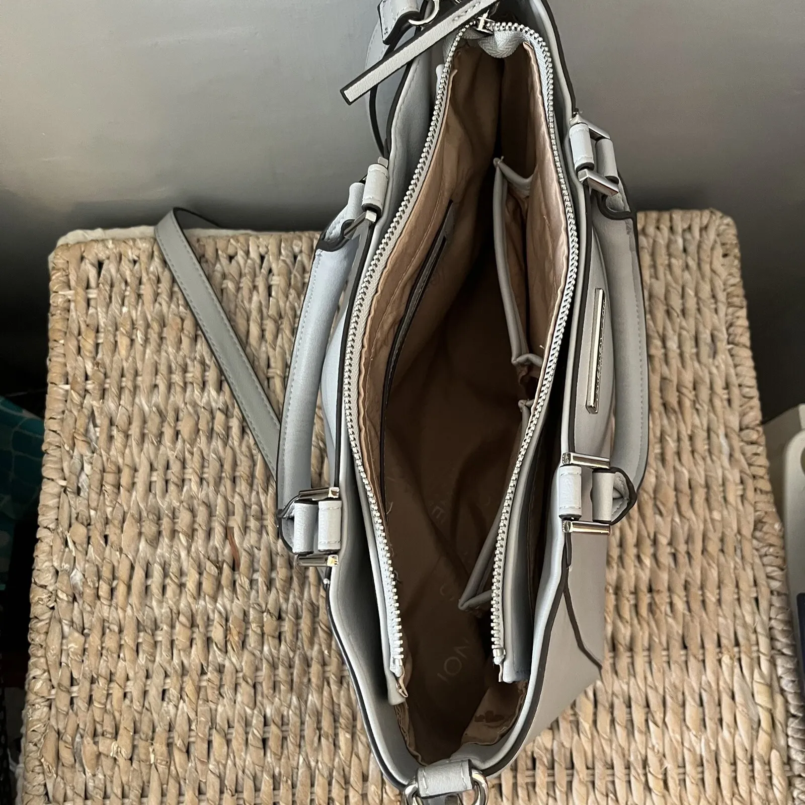 NWOT NINE WEST handbag PURSE GRAY long Strap & Handles 9x6x13 - Image 6