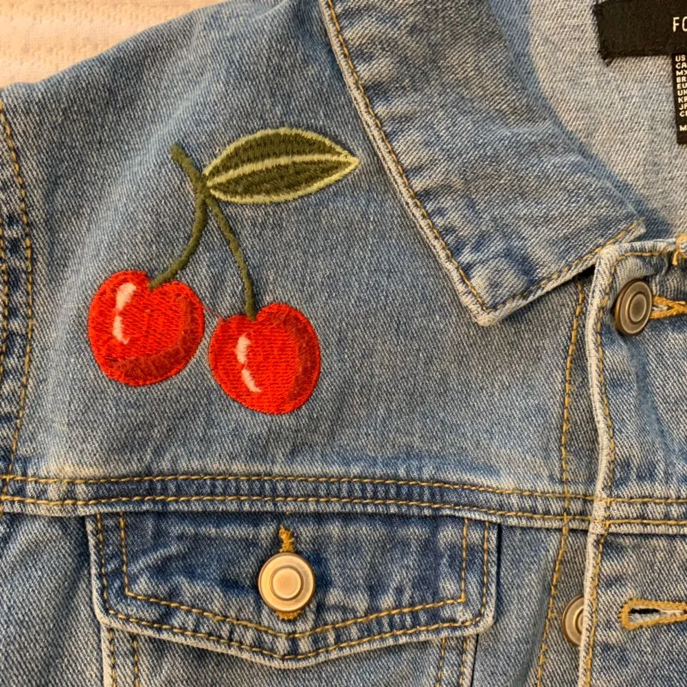 Forever 21 CUSTOM DENIM JACKET! - Image 4