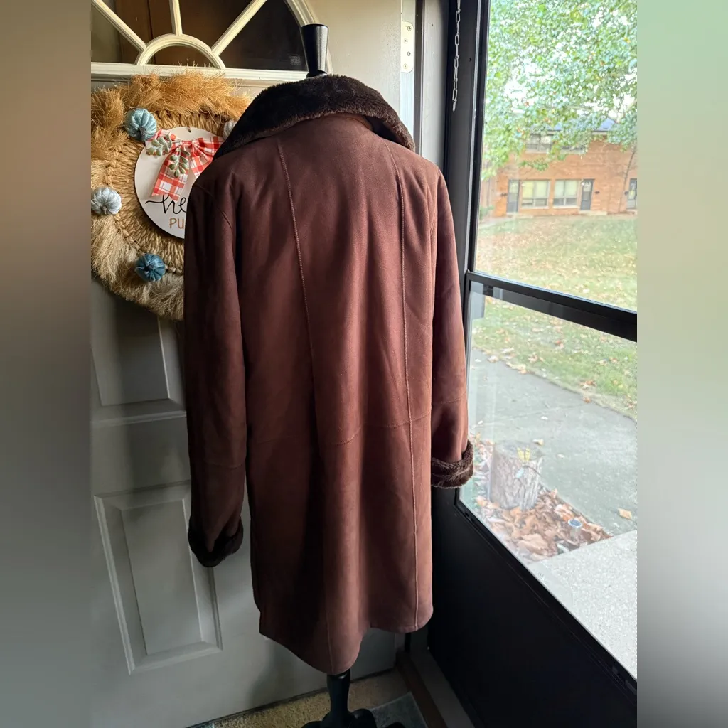Vintage Neiman Marcus faux suede fur button down plush maxi coat, size medium - Image 6