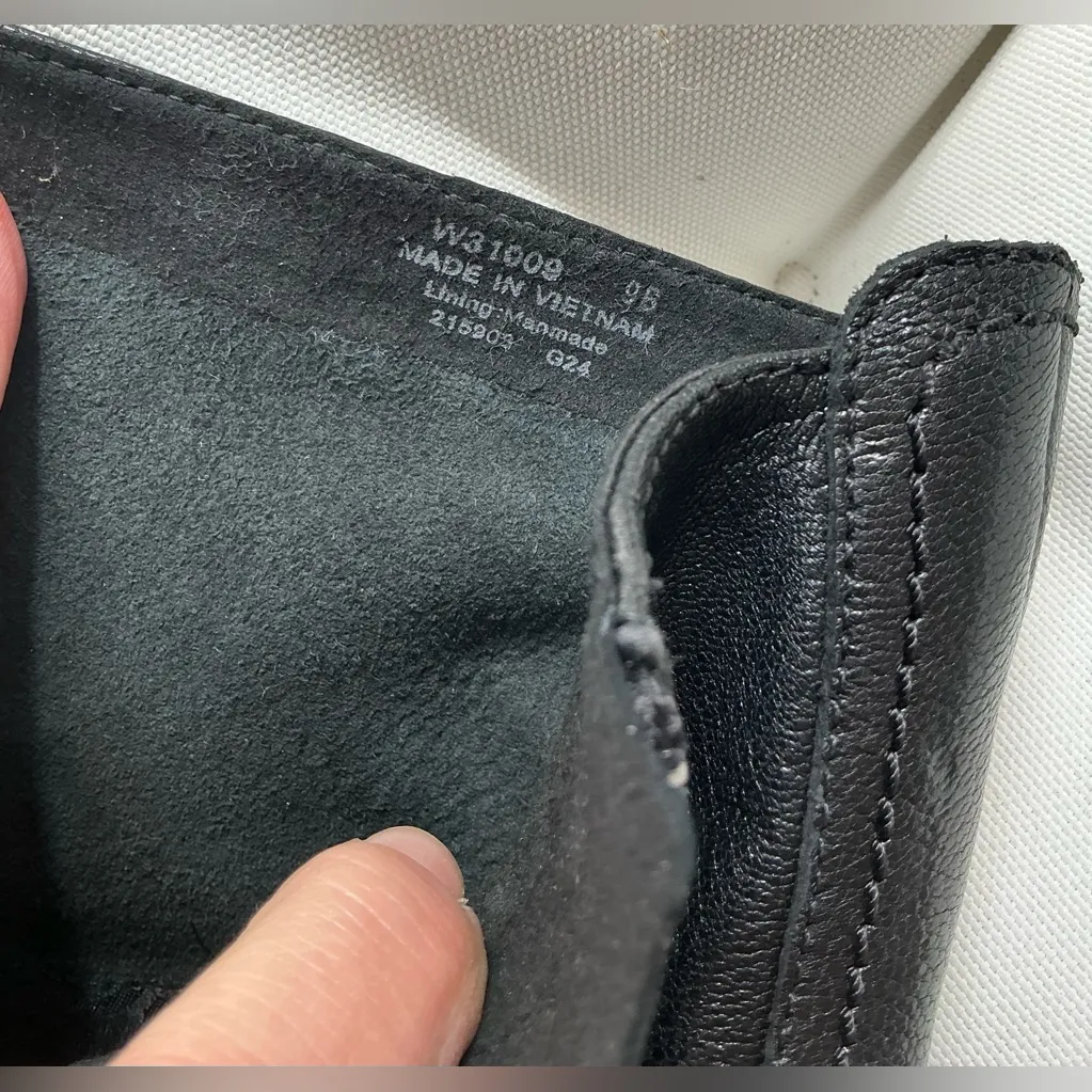 ELEGANT COLE HAAN leather booties🖤🖤 - Image 6