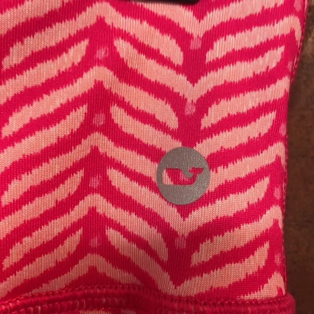 Vineyard Vines Island Whale Tail Performance Crop Leggings - Image 2