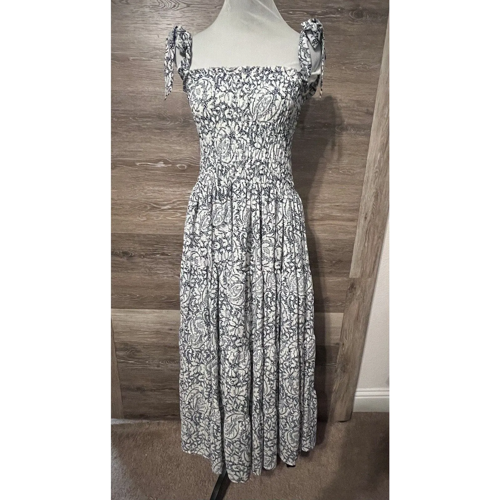 AVANTLOOK Anthropologie Floral Print Smoked Dress Midi Blue Size Small - Image 4