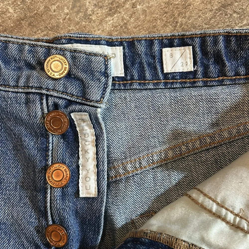 NWT Lucky Brand Lucky Pins Short Denim Shorts Size 8/29 Raw Hem - Image 2