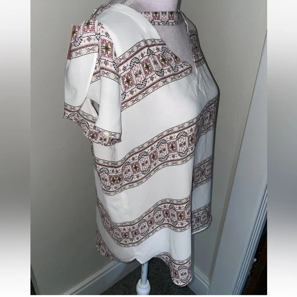 LOFT Patterned V-Neck Blouse in Pink and Cream - Image 3