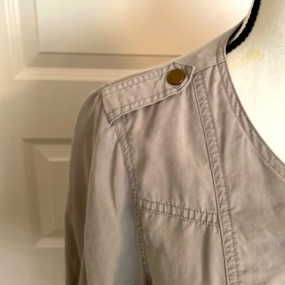 Market & Spruce || Grey light jacket with pockets and snaps - Image 3