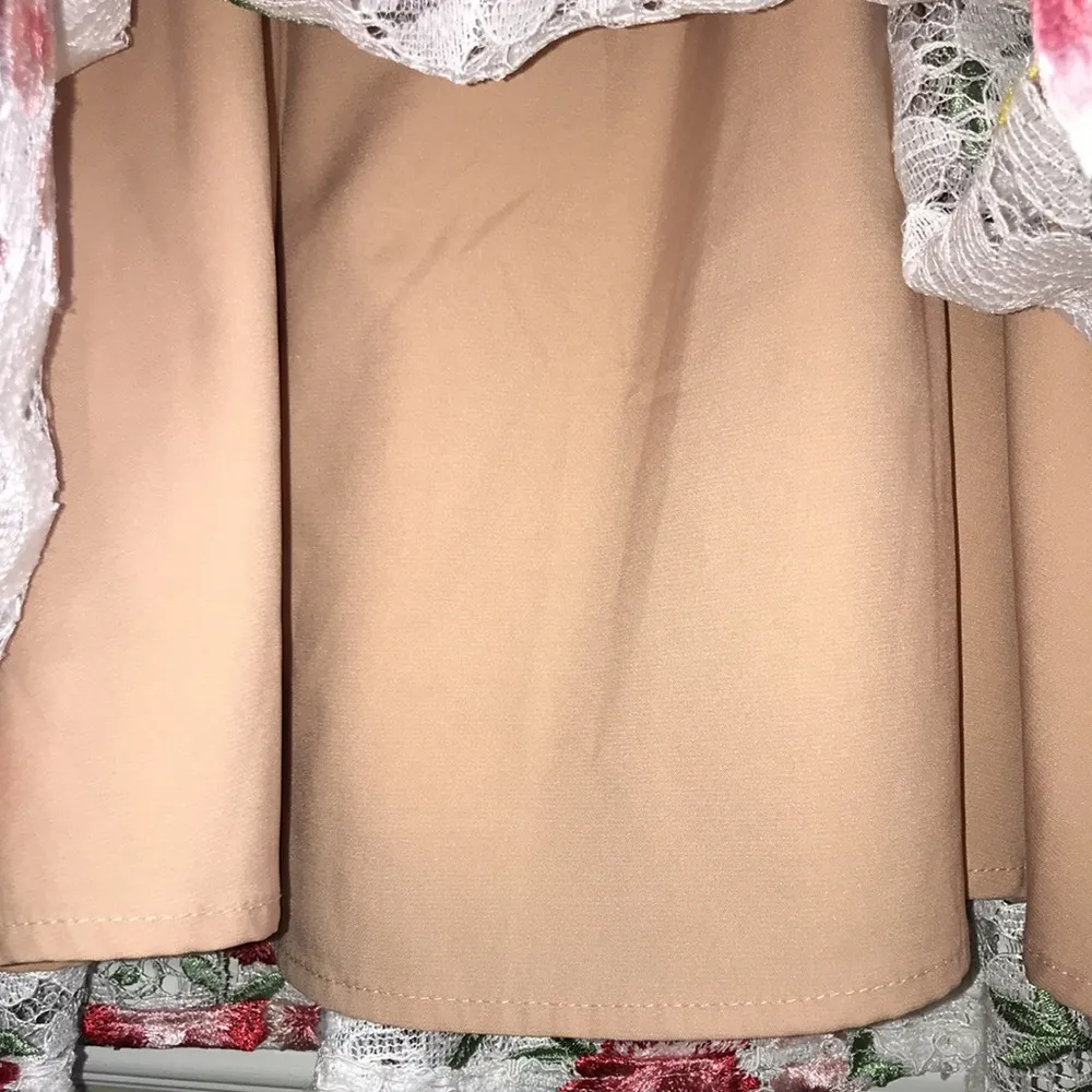 NWT Belle Badgley Mischka Women’s Floral Embroidered Lace Chain Neckline Dress - Image 10