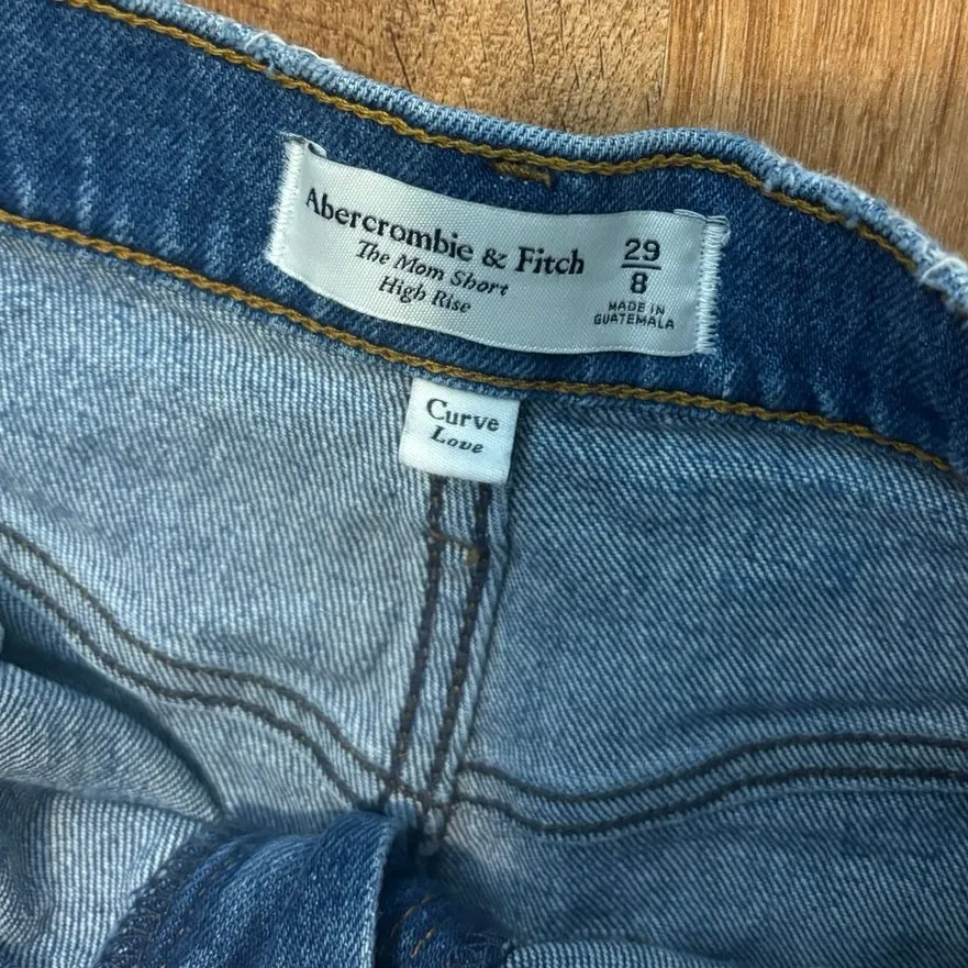 Abercrombie & Fitch The Mom Short High Rise Curve Love Size 29/8 - Image 4