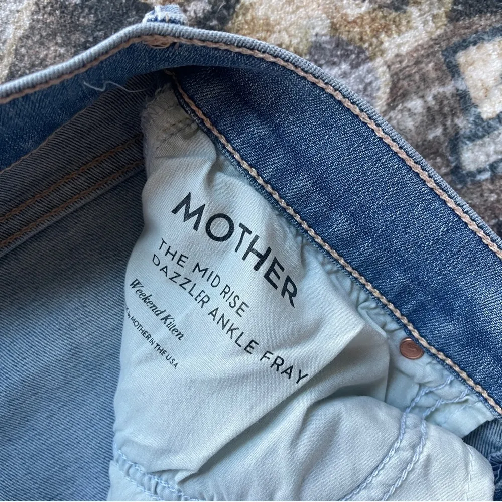 Mother Denim The Mid Rise Dazzler Ankle Fray Weekend Kitten Jeans Distressed Blue Size 29 - Image 4