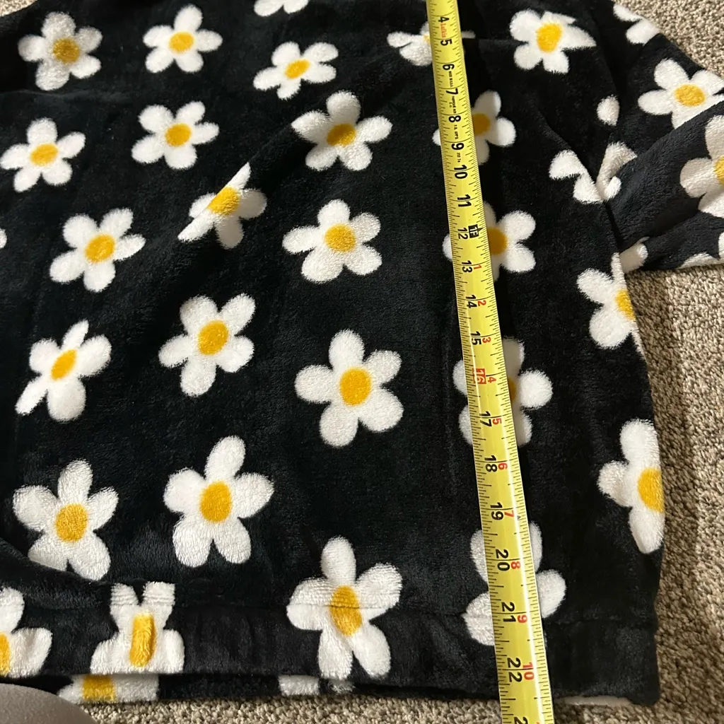 Mighty Fine Black and White Floral Sweater - Image 5