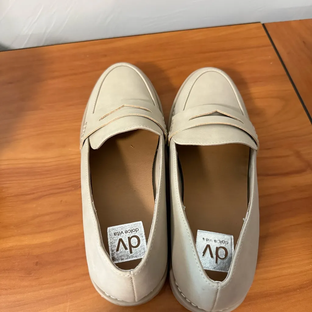 NWOT DV Dolce Vita Chunky Lug Sole Penny Loafer Slip On Crisp Tan Beige 8 - Image 4