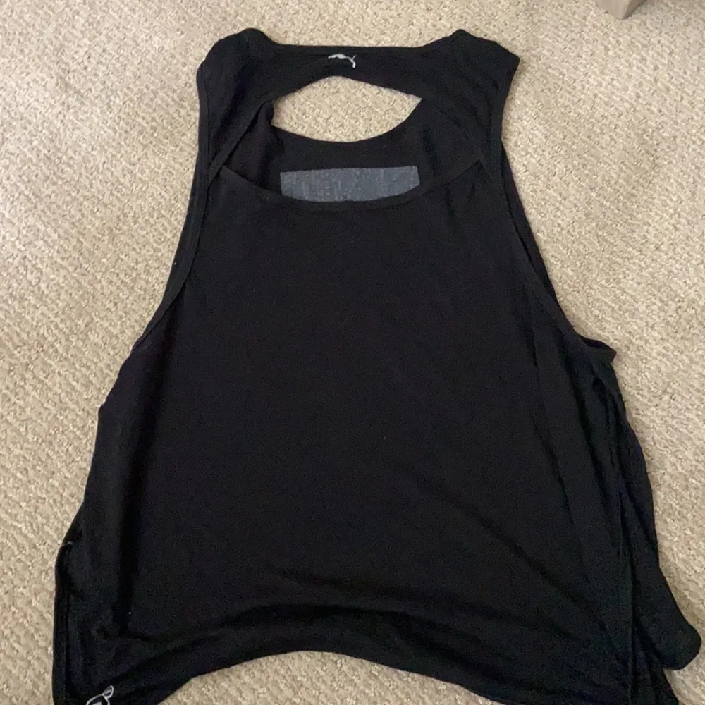 Black workout top - Image 2