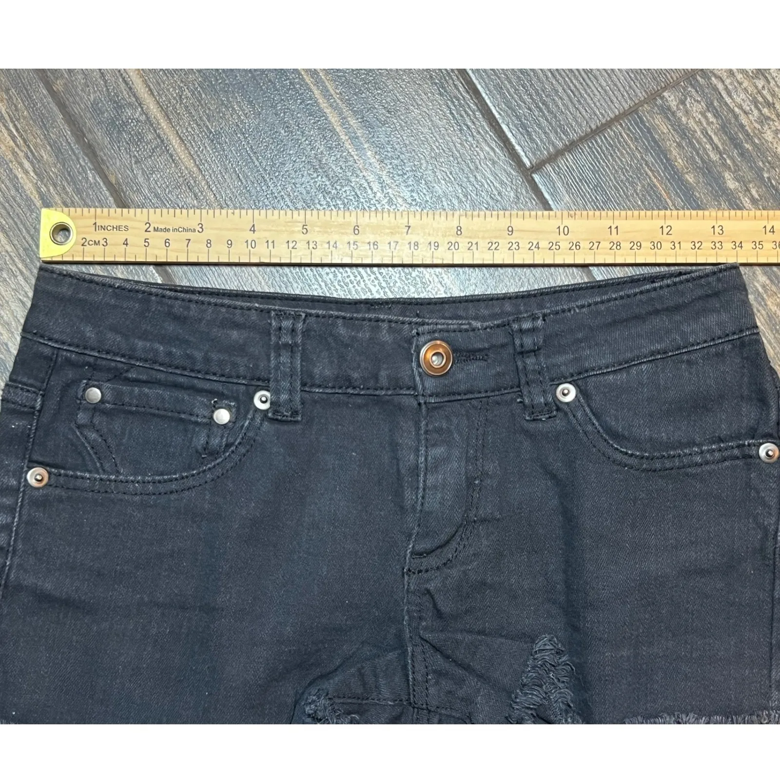 EMPYRE Black Denim Cutoff Frayed Hem Mini Shorts Size 3 Beachwear Party Booty - Image 6