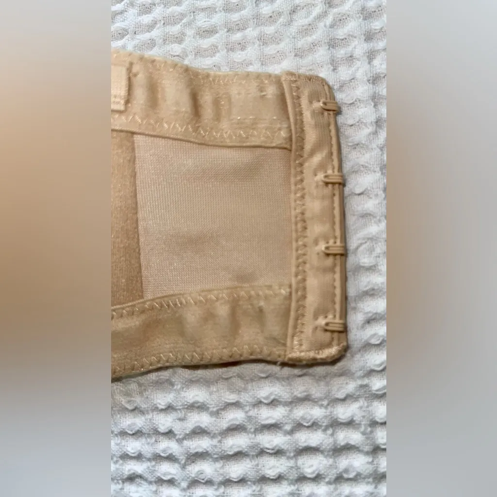 Wacoal Red Carpet Seamless Strapless Bandeau - Beige - Image 7