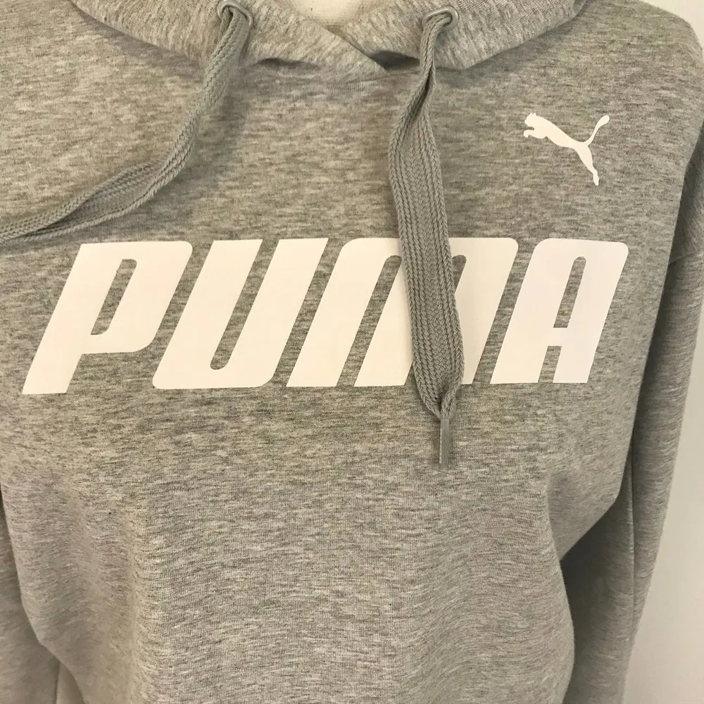NWT Puma Light Gray Cropped Sweatshirt Medium - Image 2