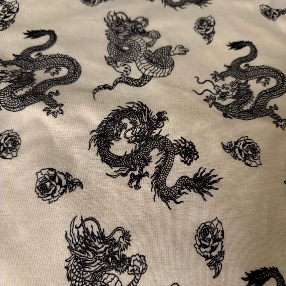 Faded Rose Women's Crew Neck Crop Top Size Small - Image 3