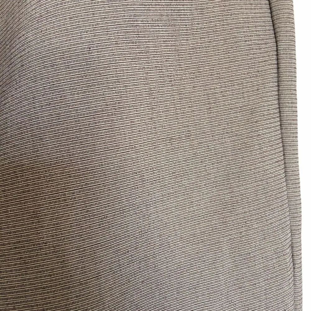 Avenue Women’s Capris Pants Size 10 Petite Crop  Classic Fit Business - Image 4