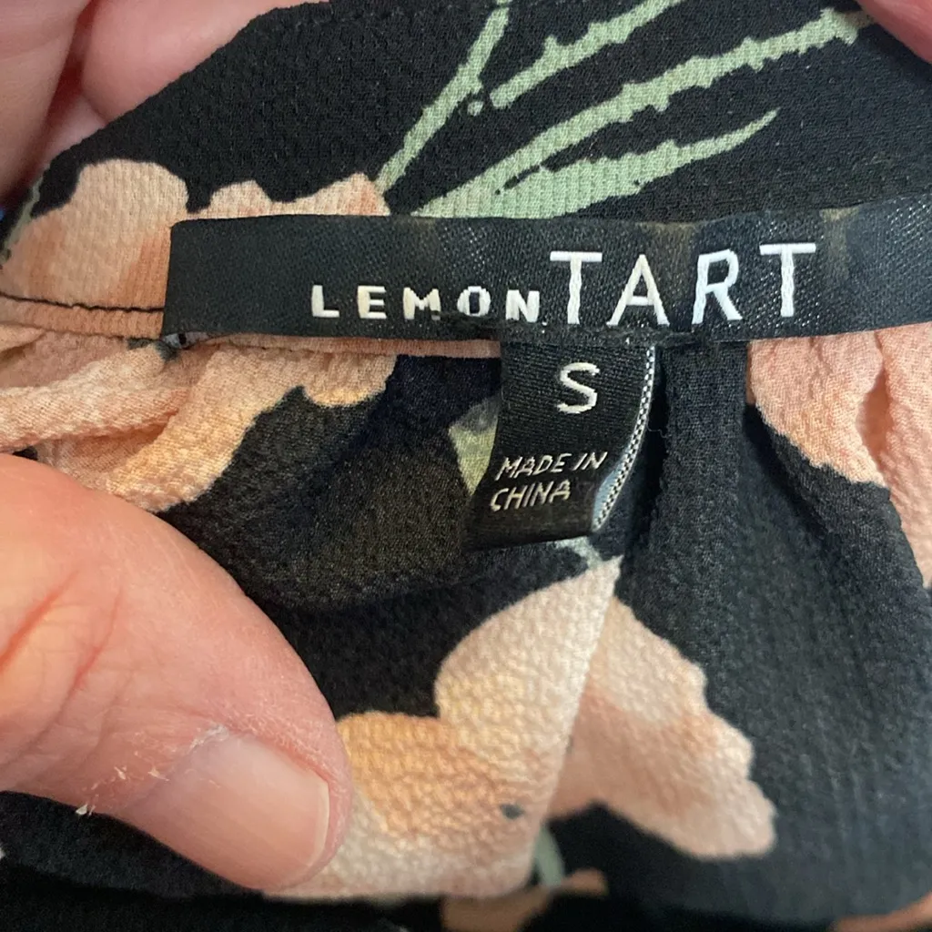 106 Lemon Tart Floral Cottagecore Blackmore Split Neck Top Stitch Fix Small Black - Image 5