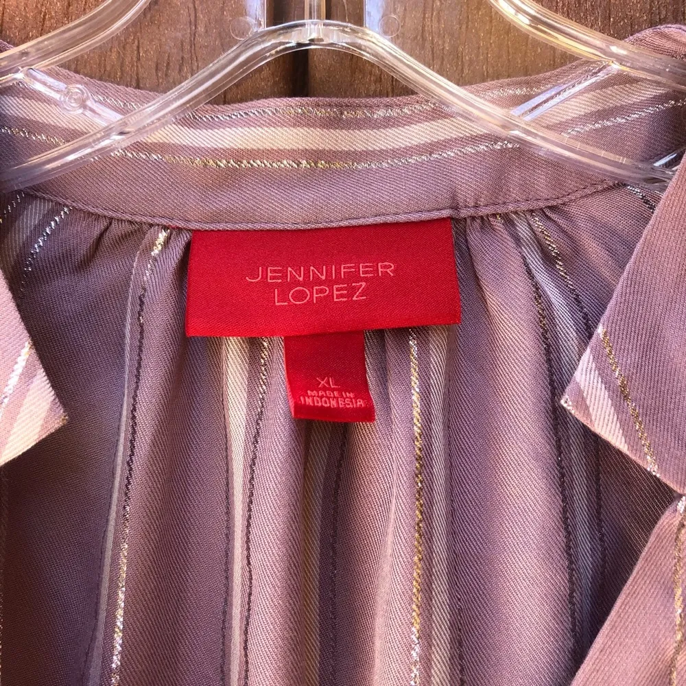 JENNIFER LOPEZ lavender tunic top - Image 4