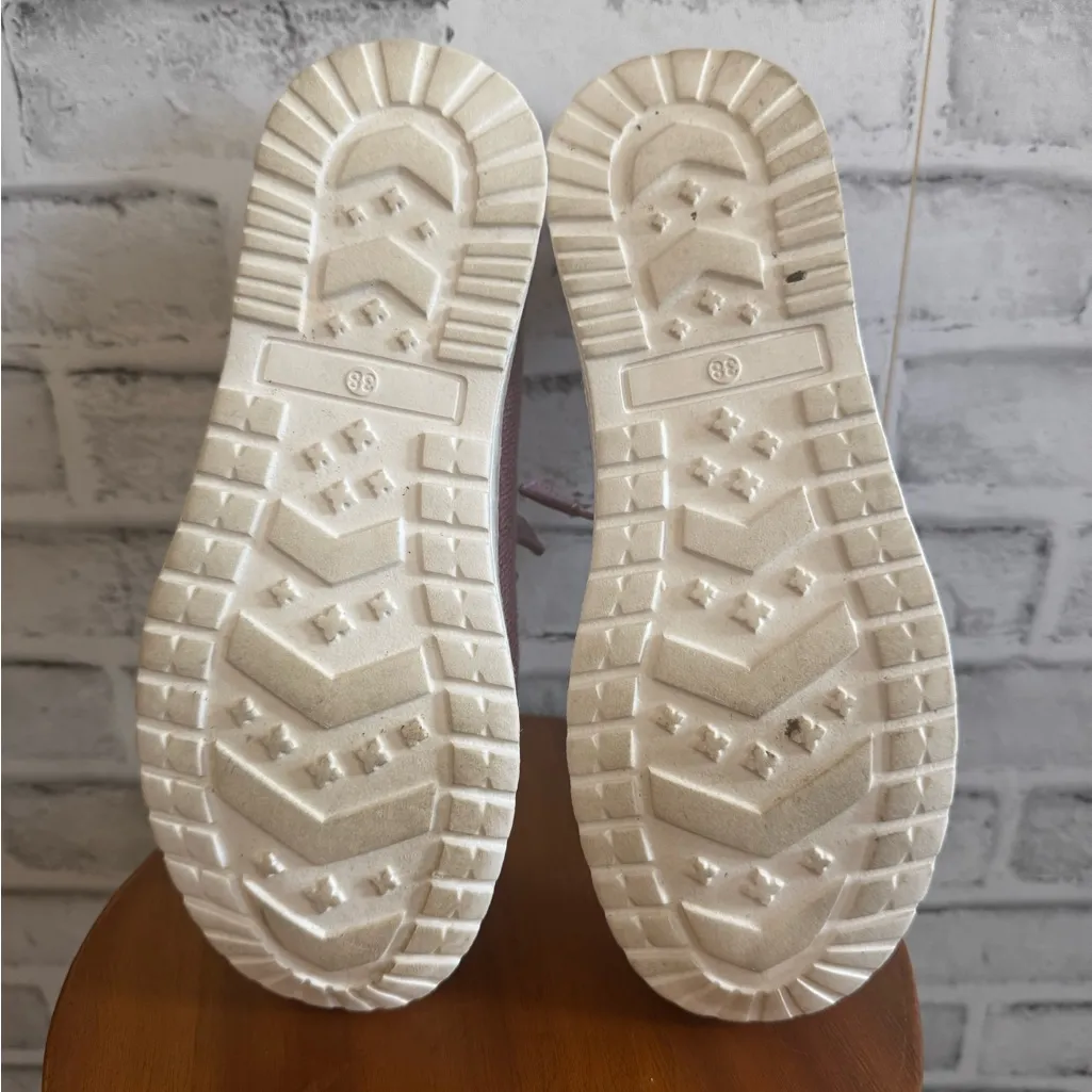 Women’s purple with white slip on sneaker loafers lightweight Size 7 - Image 4