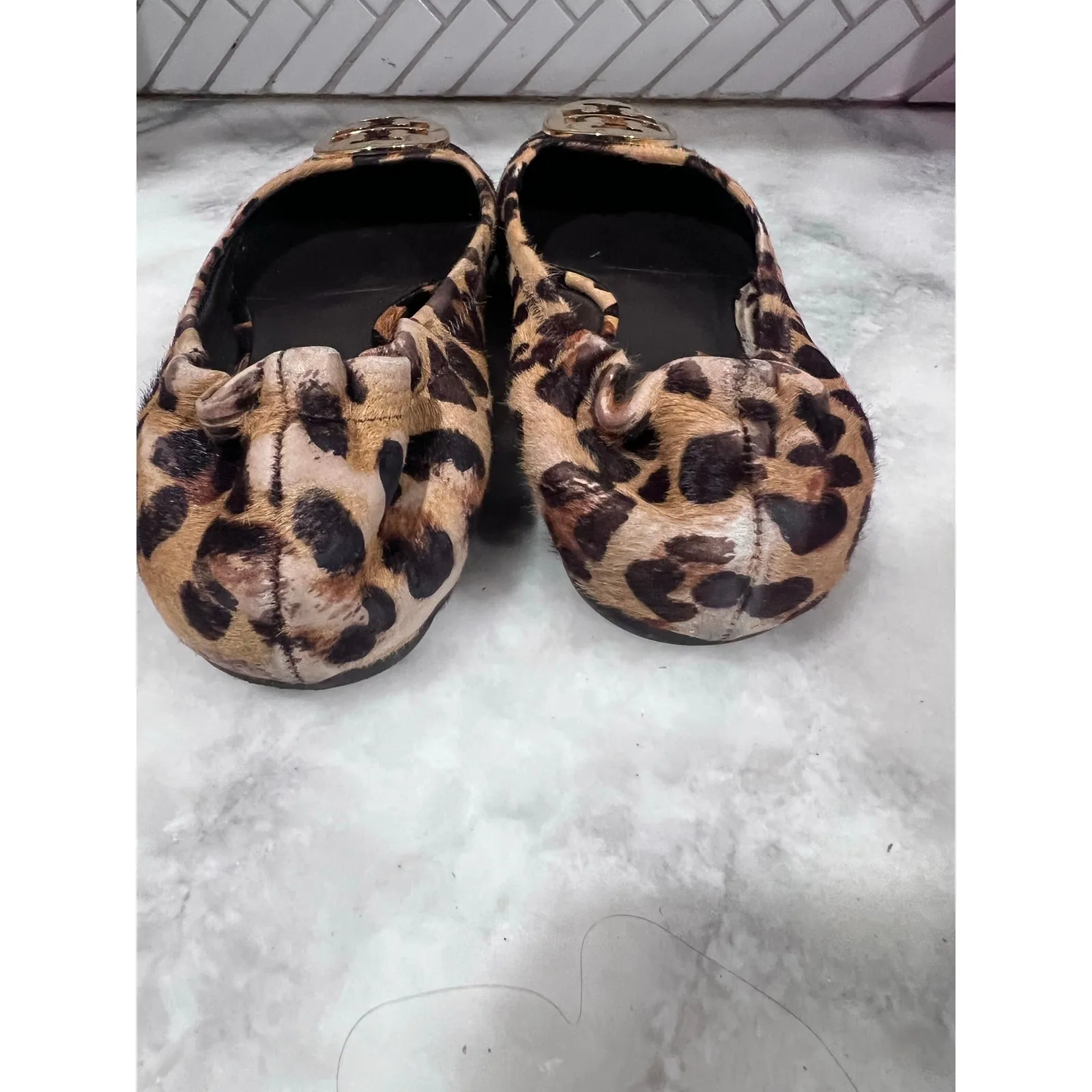 Tory Burch Eddie Leopard Calf Hair Ballet Flats Gold Logo Size 8 Made in Brazil - Image 12