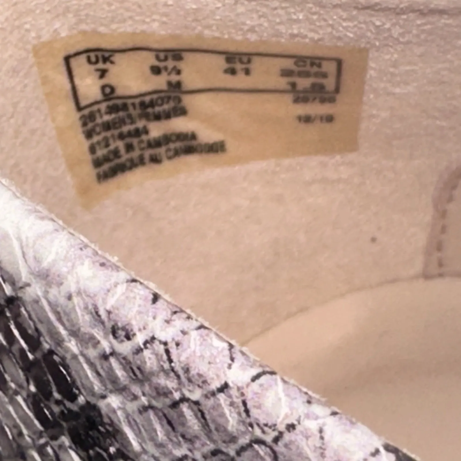 Clarks‎ Womens Pure Viola Loafers Shoes Gray Snake Print Leather Size 8.5M - Image 7