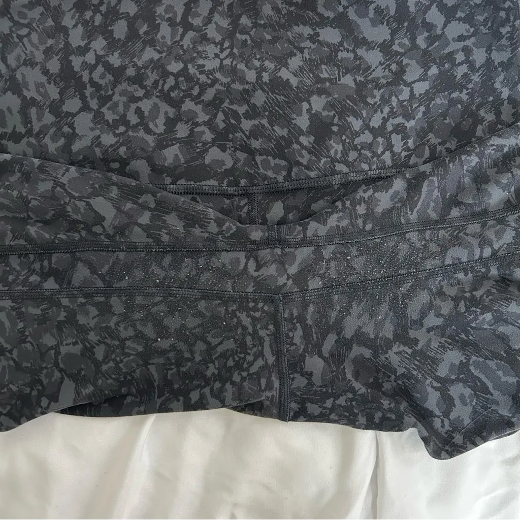 Lululemon Align Crop *21" Wild Thing Camo Deep Coal Multi 8 - Image 8