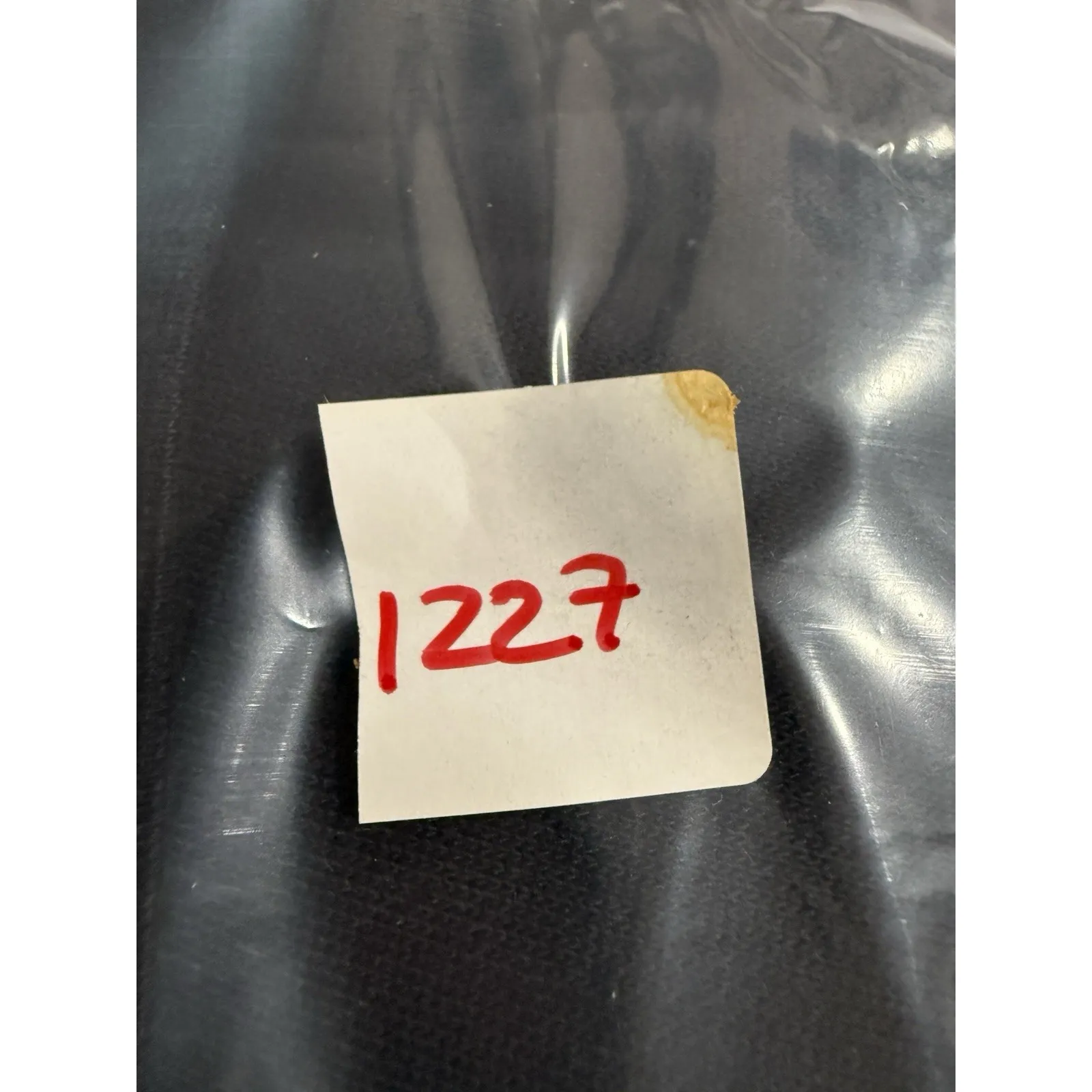 Columbia Women's Black Graphic Crew  Size Large - Image 10