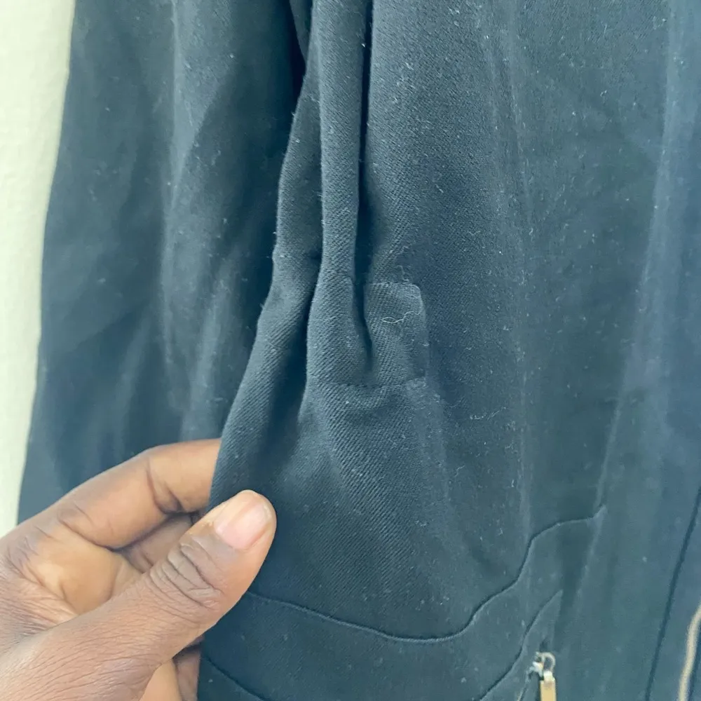 Real Clothes soft jacket with double zipper front pockets. Black Size M - Image 6