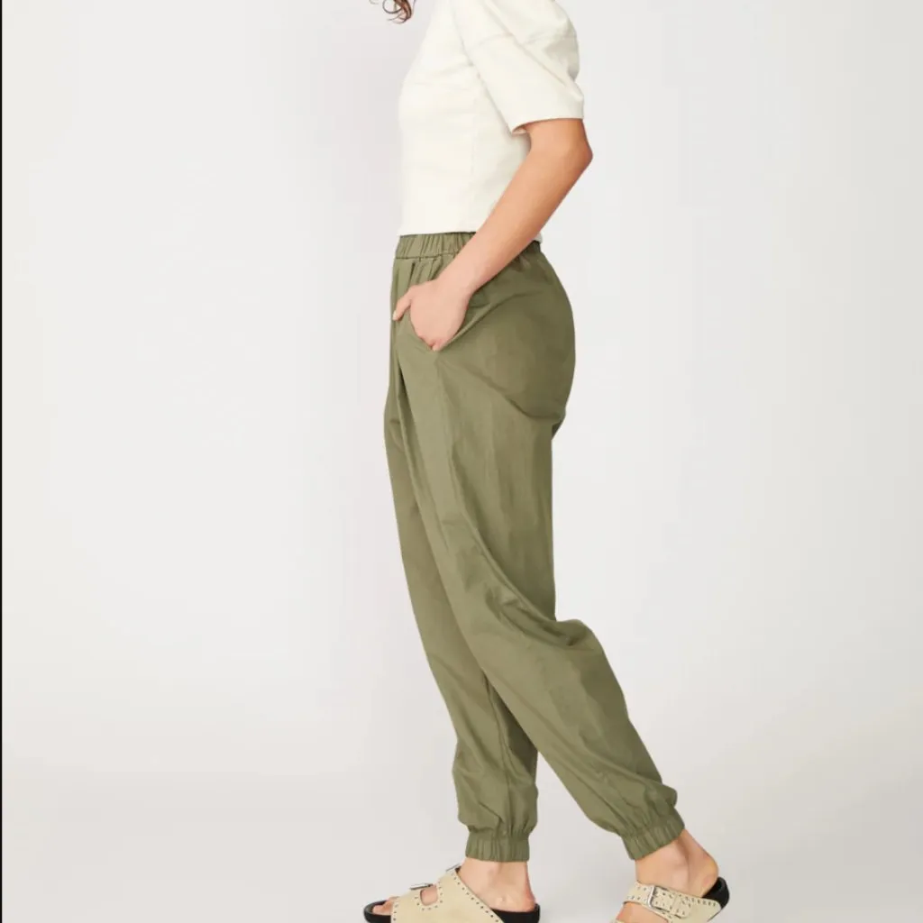 STATESIDE Structured Poplin Pleated Jogger Pant Artichoke Green Women's M $186 - Image 2