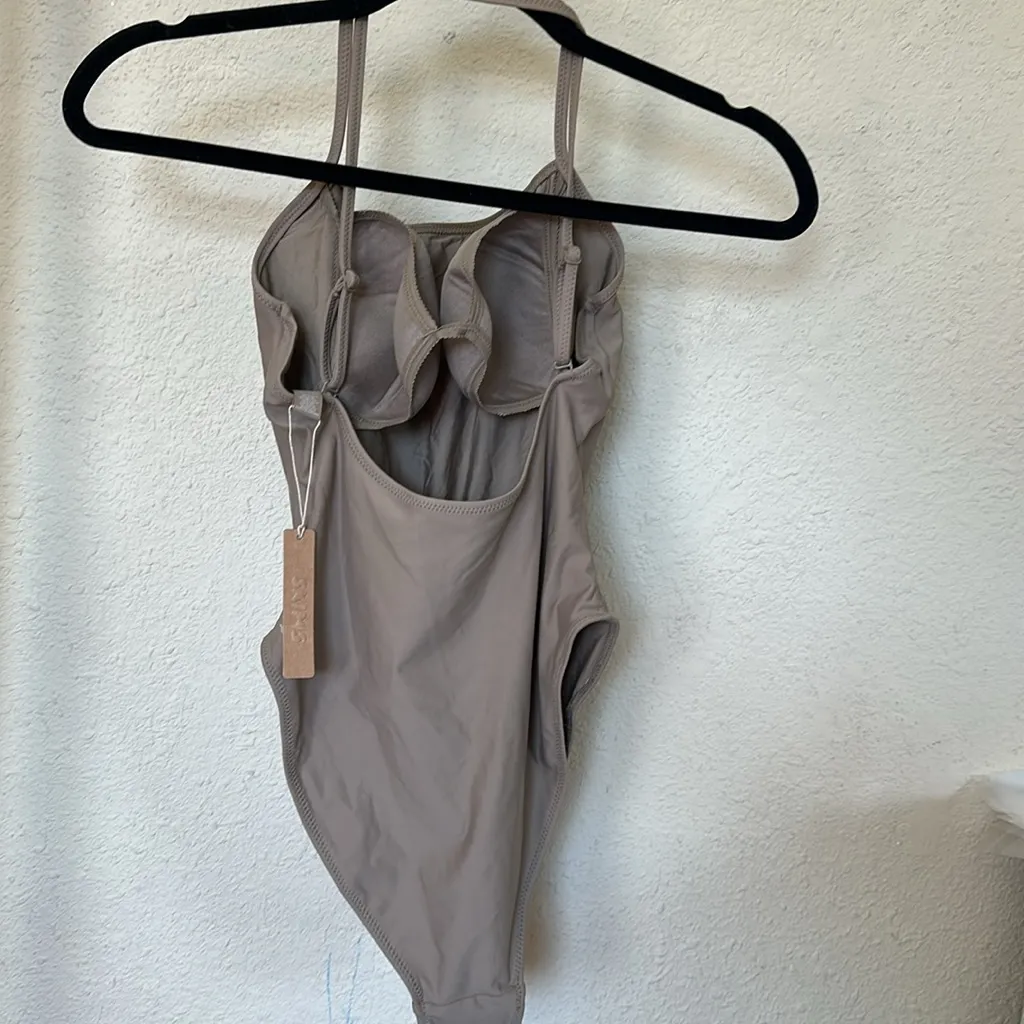 Skims Swim‎ Cami One Piece Size M NWT in desert - Image 3